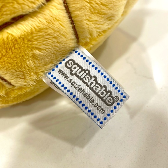 NWT Retired Squishable Comfort Food Ice Cream Soft Serve 🍦 Mini - Picture 4 of 4